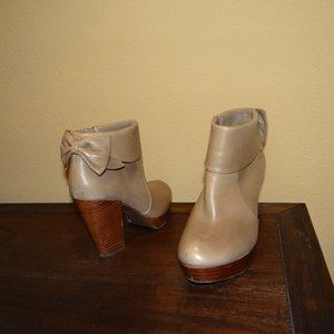 women's bowtie booties